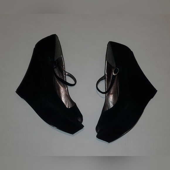 Steve Madden Shoes - Steve Madden Sofiaa Suede Black Wedge Peep Toe Shoes Sz 10
